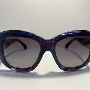 [CHANEL] Polarized Sunglasses with Chanel Logo